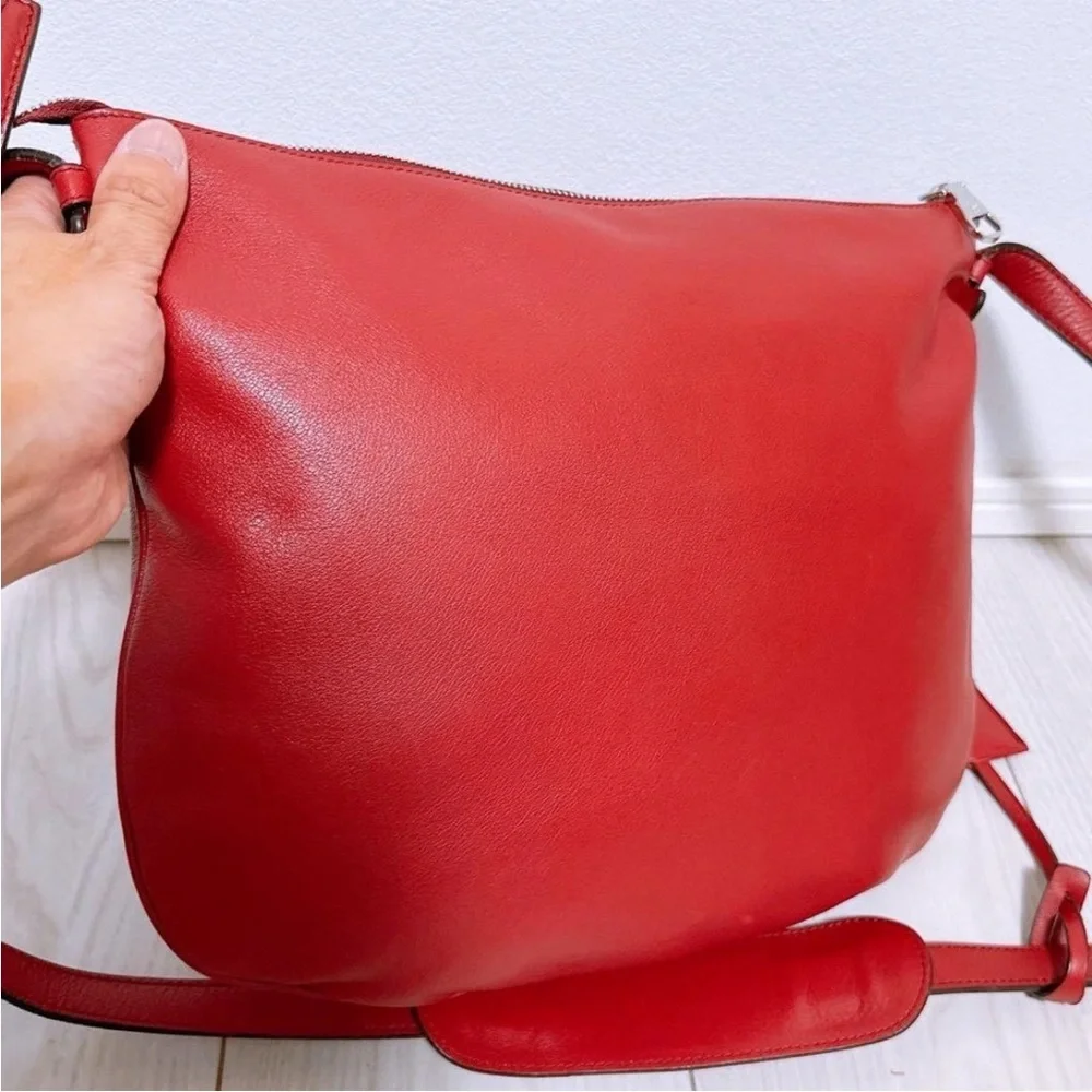 Loewe Red Leather Shoulder Bag - Picture 3 of 13